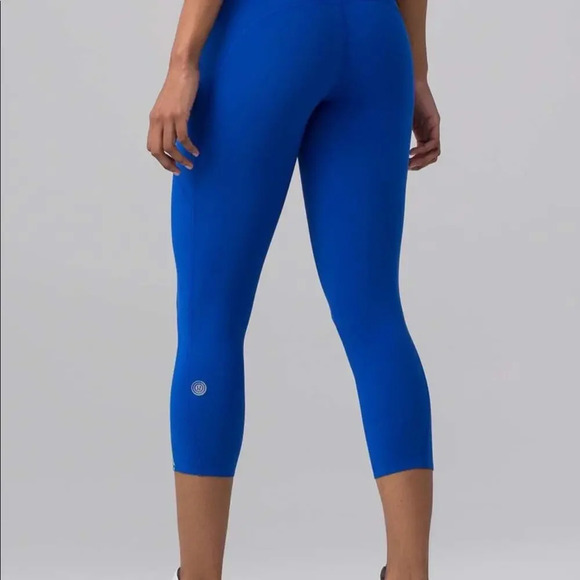 Lululemon NWT Chase Me Crop Sea Wheeze 2017 - Picture 2 of 8